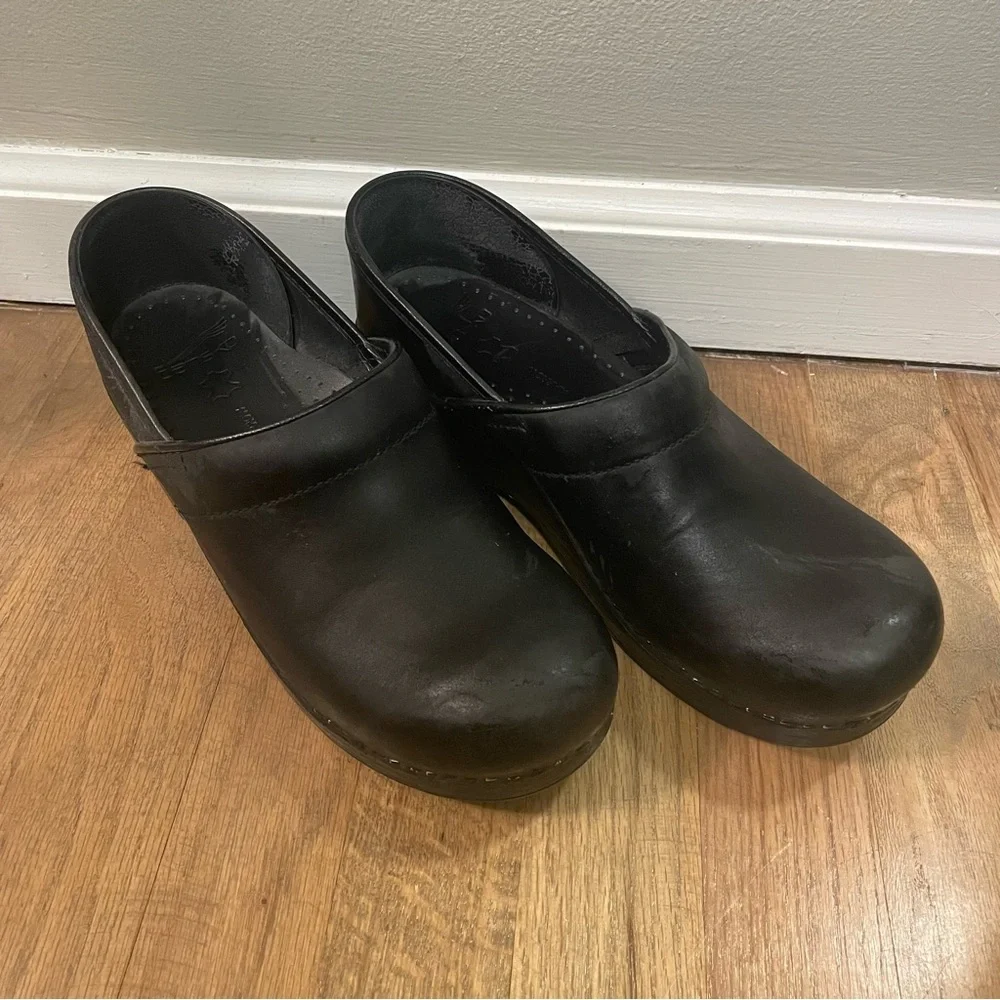 Dansko Professional Clog- Narrow - Picture 2 of 8